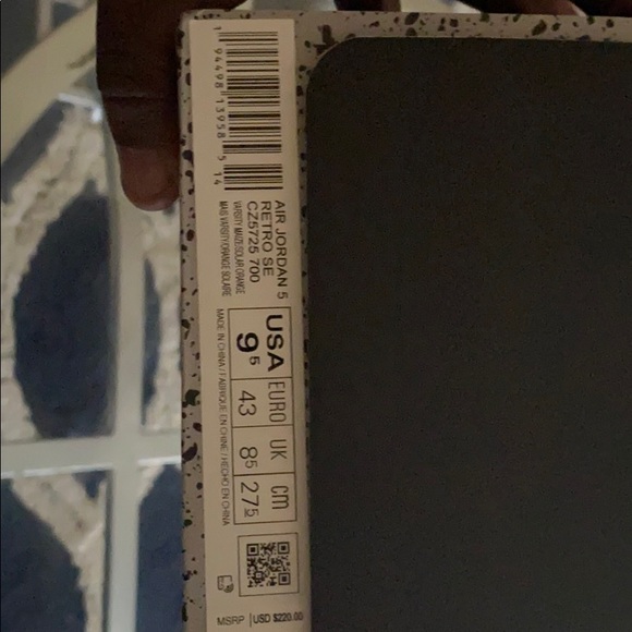 jordan’s 5 retro se - Picture 1 of 4